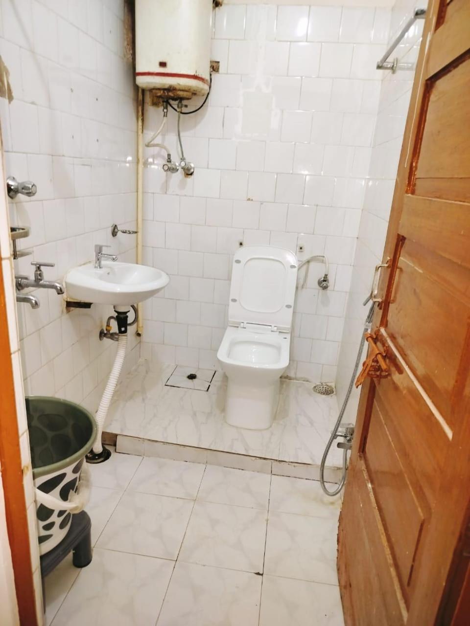 ורנאסי Kiara Home Stays מראה חיצוני תמונה