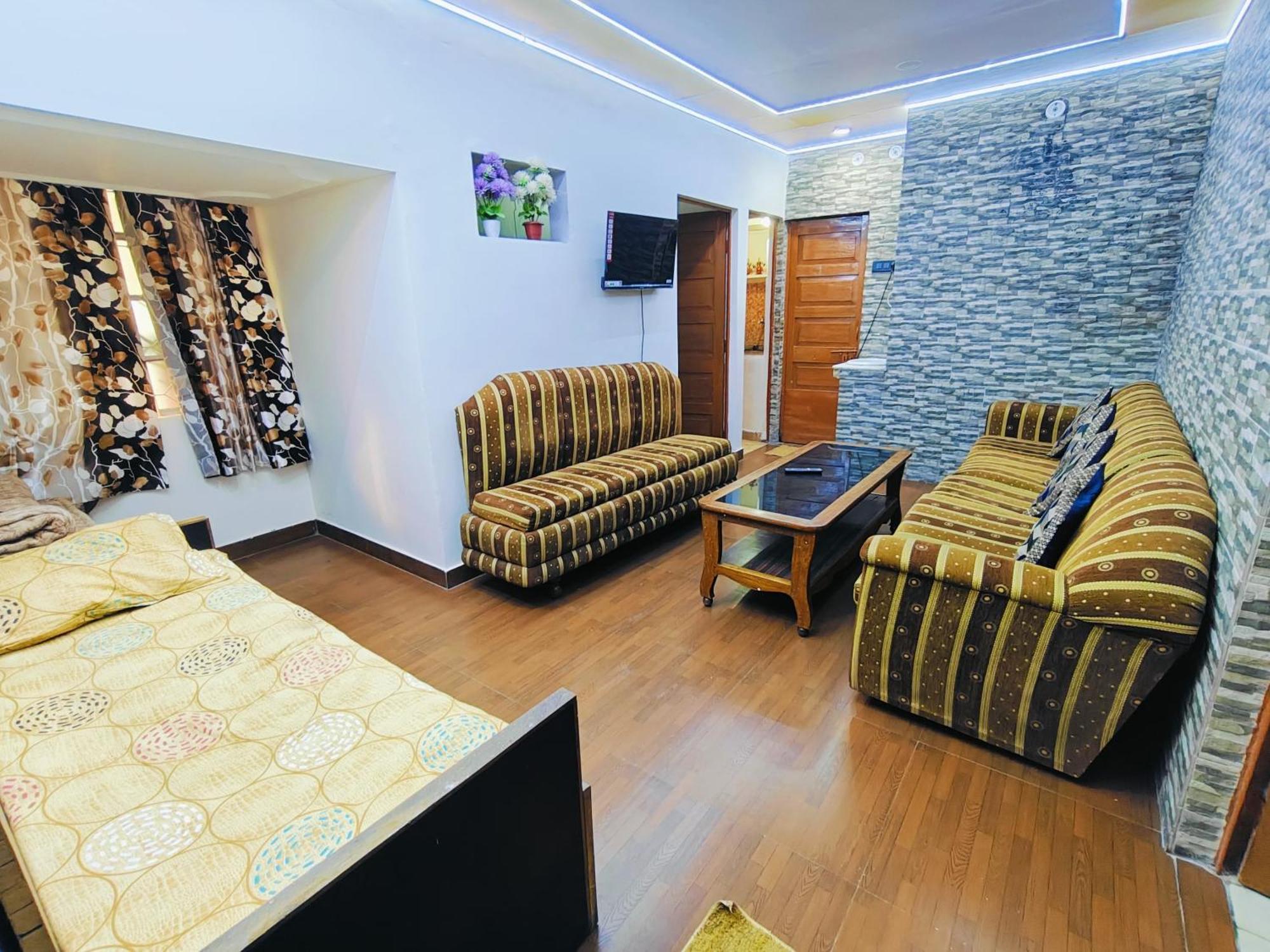 ורנאסי Kiara Home Stays מראה חיצוני תמונה